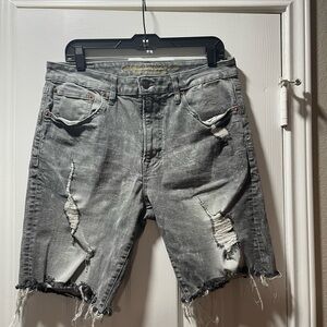 American Eagle Distressed Gray Men’s Denim Shorts 34